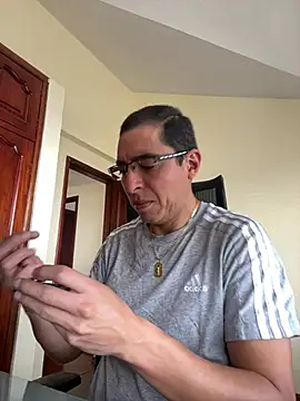 Snapshot of Tu_Principe_Azul36 chatting on 05-29-26, 03:10 Tu Principe Azul36 online show from 05-29-26, 03:10