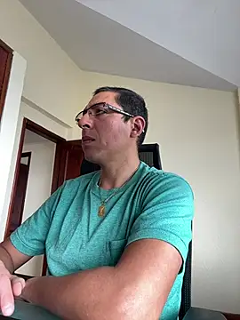 Snapshot of Tu_Principe_Azul36 chatting on 06-05-26, 02:12 Tu Principe Azul36 online show from 06-05-26, 02:12