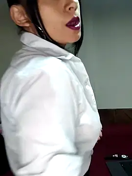 Snapshot of Laura_Daza1 chatting on 02-03-26, 01:38 Laura Daza1 online show from 02-03-26, 01:38