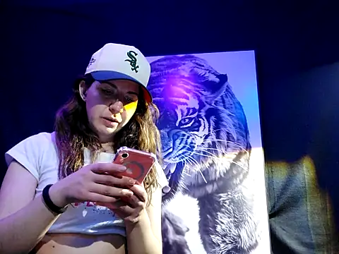 NatyMia online show from 12-14-25, 04:45