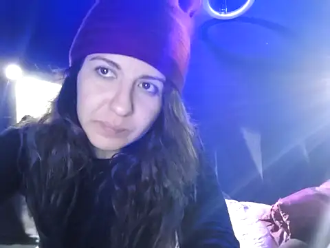 NatyMia online show from 12-15-25, 11:42