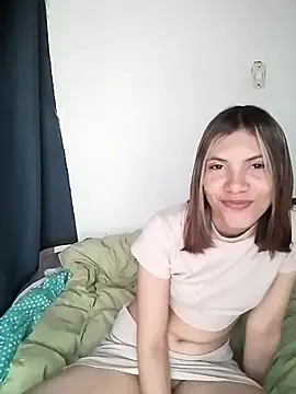 Snapshot of Sweetprouble_17 chatting on 12-16-25, 08:47 Sweetprouble 17 online show from 12-16-25, 08:47