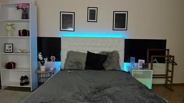 Snapshot of KiraNeeww chatting on 02-09-26, 06:17 KiraNeeww online show from 02-09-26, 06:17