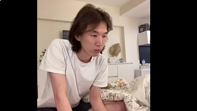 Snapshot of mike_johny1 chatting on 12-04-25, 04:38 mike johny1 online show from 12-04-25, 04:38