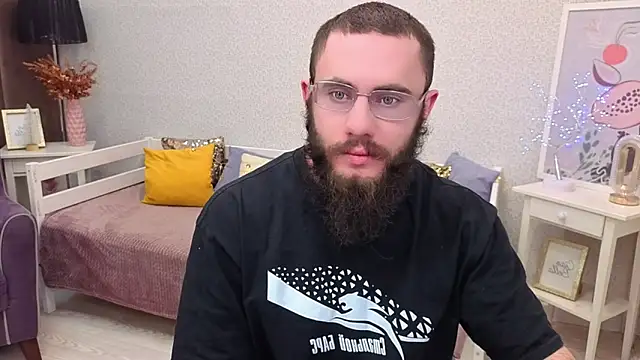 Snapshot of Ant_Power chatting on 12-18-25, 05:24 Ant Power online show from 12-18-25, 05:24