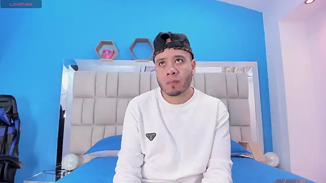 Snapshot of garcia_jacob_ chatting on 12-16-25, 12:43 garcia jacob online show from 12-16-25, 12:43