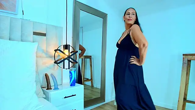 Snapshot of Sara_BigAss- chatting on 12-16-25, 09:20 Sara BigAss- online show from 12-16-25, 09:20