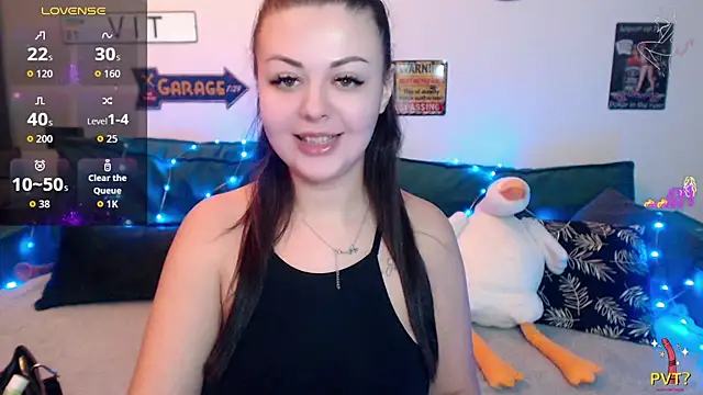 Snapshot of MonicaMoonly chatting on 12-05-25, 08:27 MonicaMoonly online show from 12-05-25, 08:27