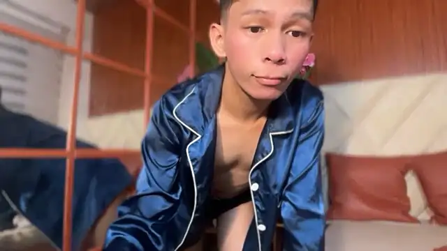 Snapshot of TheBoyAboveYou chatting on 02-21-26, 04:52 TheBoyAboveYou online show from 02-21-26, 04:52