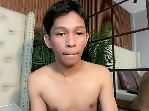 TheBoyAboveYou online show from 06-19-26, 11:47