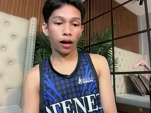 TheBoyAboveYou online show from 06-22-26, 10:56