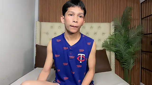 TheBoyAboveYou online show from 07-26-26, 04:36