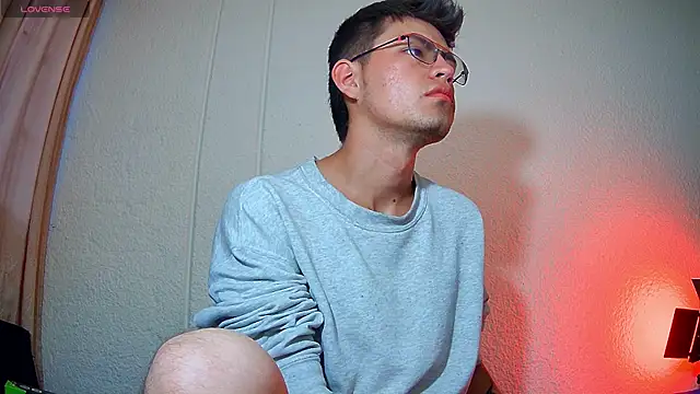 nicolatinboy online show from 05-20-26, 11:00