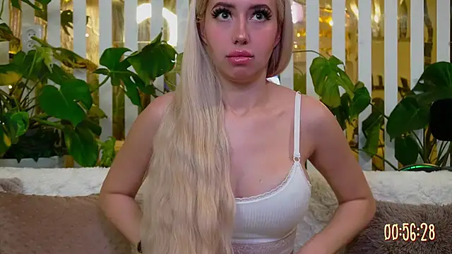 Snapshot of FlowweerGirl chatting on 03-05-26, 12:45 FlowweerGirl online show from 03-05-26, 12:45