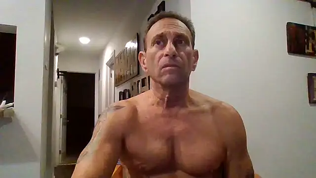 Snapshot of johnnymarino1010 chatting on 12-17-25, 06:58 johnnymarino1010 online show from 12-17-25, 06:58