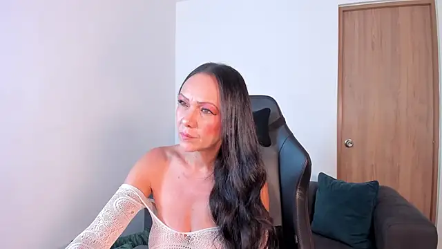Cleoember  online show from 06-04-26, 06:58