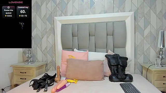 Snapshot of penelope_cox chatting on 04-30-26, 03:46 penelope cox online show from 04-30-26, 03:46