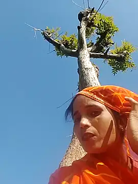 Snapshot of rashi_73 chatting on 12-17-25, 09:15 rashi 73 online show from 12-17-25, 09:15