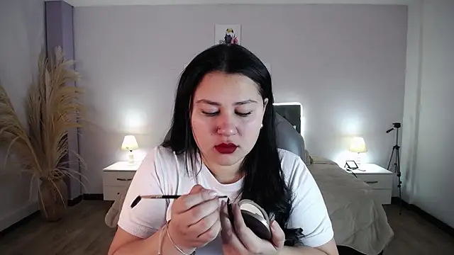 Emma Charm  online show from 12-14-25, 12:10