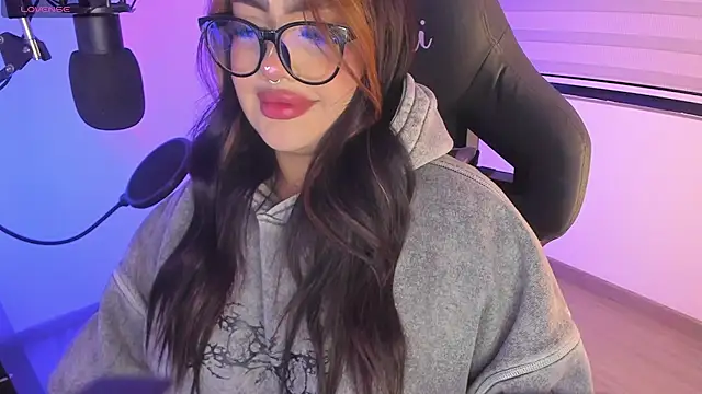 Snapshot of asheryn chatting on 02-04-26, 01:22 asheryn online show from 02-04-26, 01:22