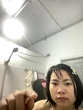 Snapshot of Chew_candy chatting on 12-04-25, 03:32 Chew candy online show from 12-04-25, 03:32