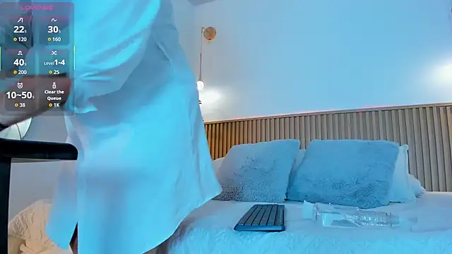 Lily Cole27 online show from 12-17-25, 11:27