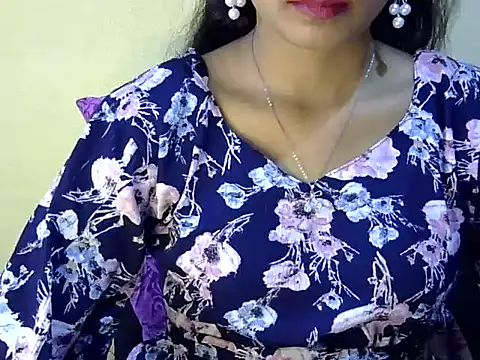 Snapshot of Shab_M chatting on 05-16-26, 06:21 Shab M online show from 05-16-26, 06:21
