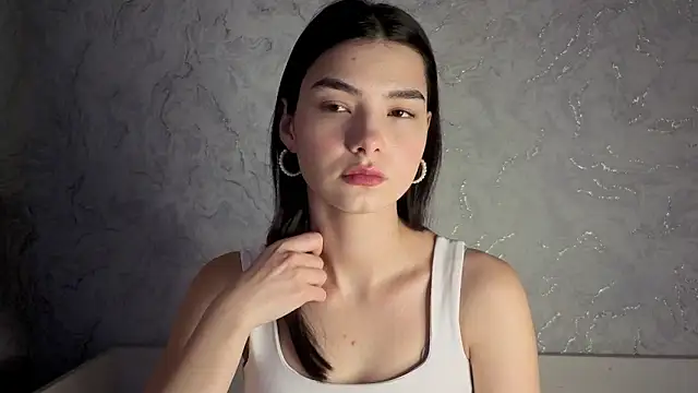 Snapshot of Laura_Sunday chatting on 02-08-26, 10:29 Laura Sunday online show from 02-08-26, 10:29