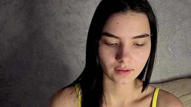 Snapshot of Laura_Sunday chatting on 03-01-26, 08:05 Laura Sunday online show from 03-01-26, 08:05