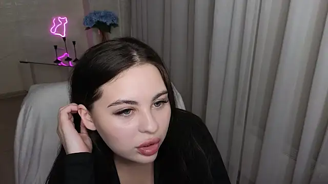 Snapshot of Deborah_lowe chatting on 12-03-25, 05:00 Deborah lowe online show from 12-03-25, 05:00