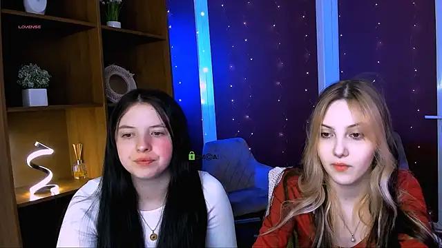 Snapshot of diara_ti chatting on 12-15-25, 06:06 diara ti online show from 12-15-25, 06:06