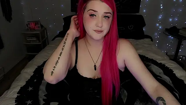 Snapshot of MaryMary_ chatting on 11-06-25, 02:23 MaryMary online show from 11-06-25, 02:23