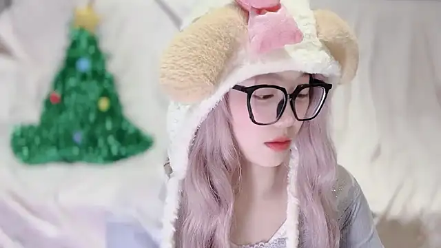 Snapshot of fayebabe chatting on 12-18-25, 10:43 fayebabe online show from 12-18-25, 10:43