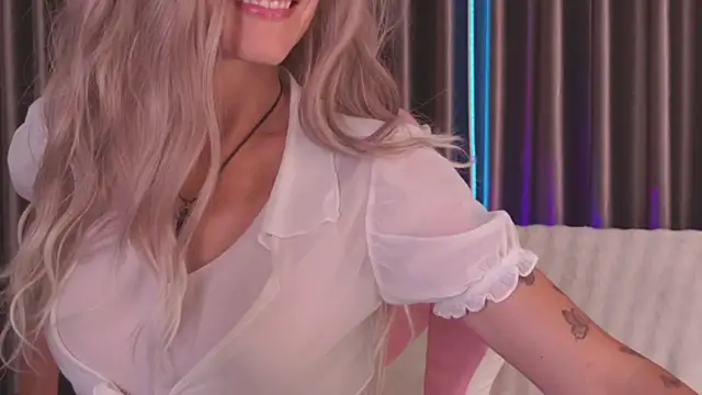 Snapshot of betty_xoxoo chatting on 04-26-26, 01:53 betty xoxoo online show from 04-26-26, 01:53