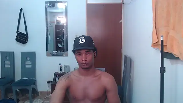 Snapshot of Dani_browx chatting on 12-15-25, 03:38 Dani browx online show from 12-15-25, 03:38