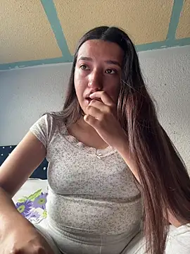 Snapshot of Alix_Rousses21 chatting on 01-10-26, 07:04 Alix Rousses21 online show from 01-10-26, 07:04