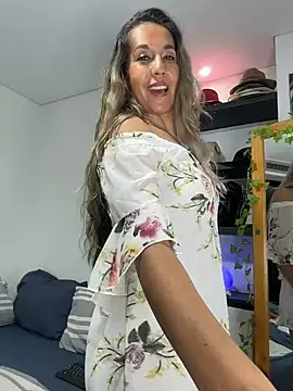 sandrafarrely online show from 05-13-26, 01:03