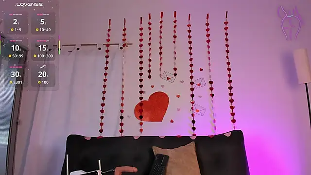 LittleMya  online show from 02-12-26, 11:11