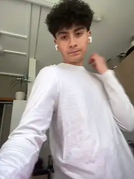 hungspanishtwink online show from 04-18-26, 02:43