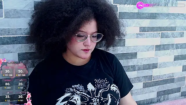 Snapshot of _Your_Doll chatting on 12-16-25, 11:10 Your Doll online show from 12-16-25, 11:10