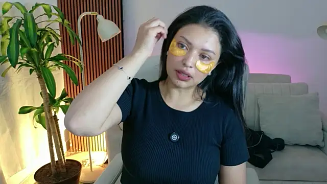 victoria   moon online show from 04-19-26, 06:10