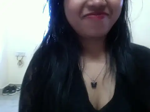 Snapshot of Bad_girl_kayraa_ chatting on 12-17-25, 08:09 Bad girl kayraa online show from 12-17-25, 08:09