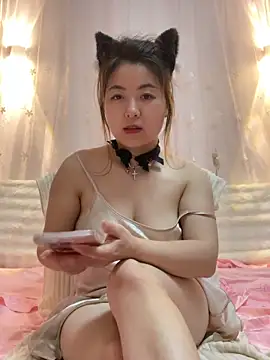 Snapshot of bibi347127 chatting on 06-10-26, 02:49 bibi347127 online show from 06-10-26, 02:49