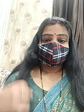 Snapshot of desiriya14 chatting on 12-19-25, 08:32 desiriya14 online show from 12-19-25, 08:32