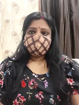 Snapshot of desiriya14 chatting on 12-20-25, 09:38 desiriya14 online show from 12-20-25, 09:38