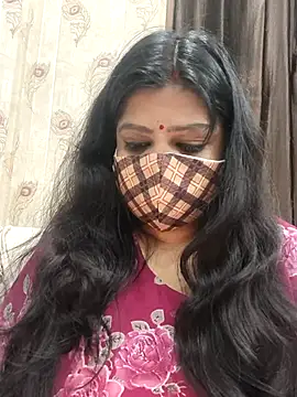 Snapshot of desiriya14 chatting on 12-23-25, 08:34 desiriya14 online show from 12-23-25, 08:34