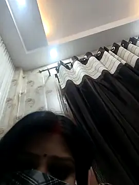 Snapshot of desiriya14 chatting on 01-06-26, 09:39 desiriya14 online show from 01-06-26, 09:39