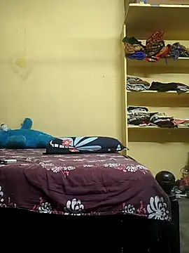 Snapshot of Preeti345 chatting on 12-16-25, 07:35 Preeti345 online show from 12-16-25, 07:35