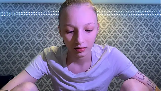 Cleonoth2o online show from 12-16-25, 05:29