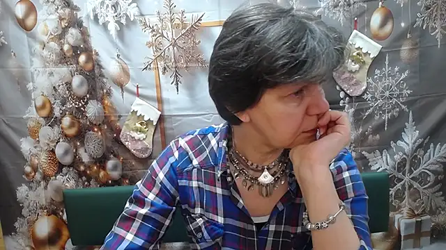 LunaDobra online show from 12-17-25, 12:11